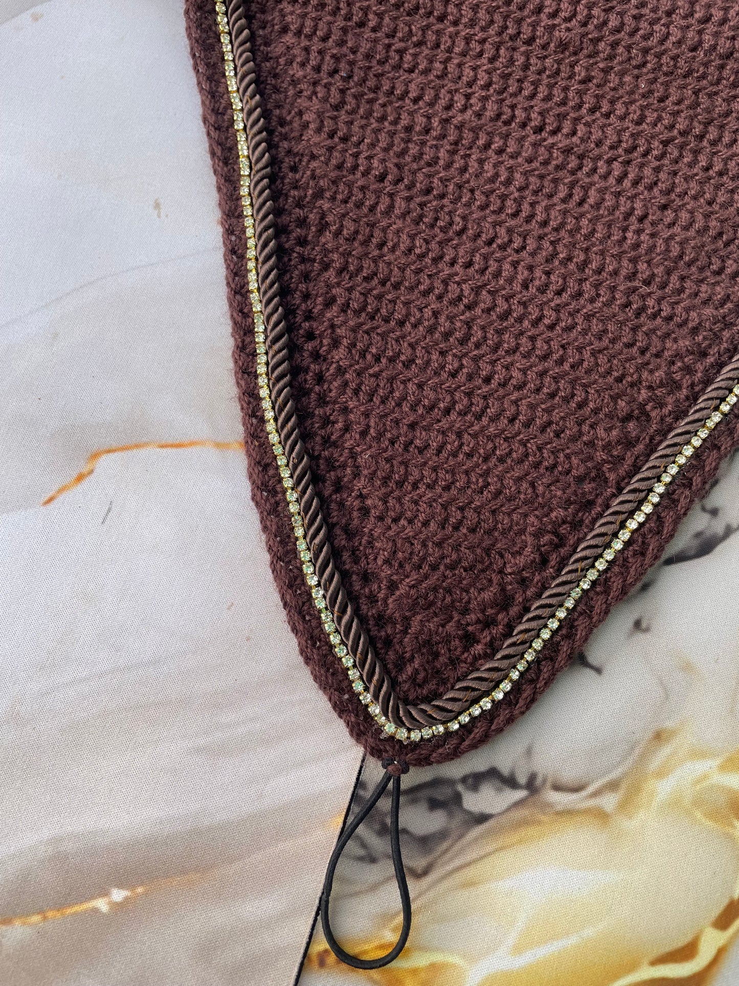 Brown Bonnet tie down