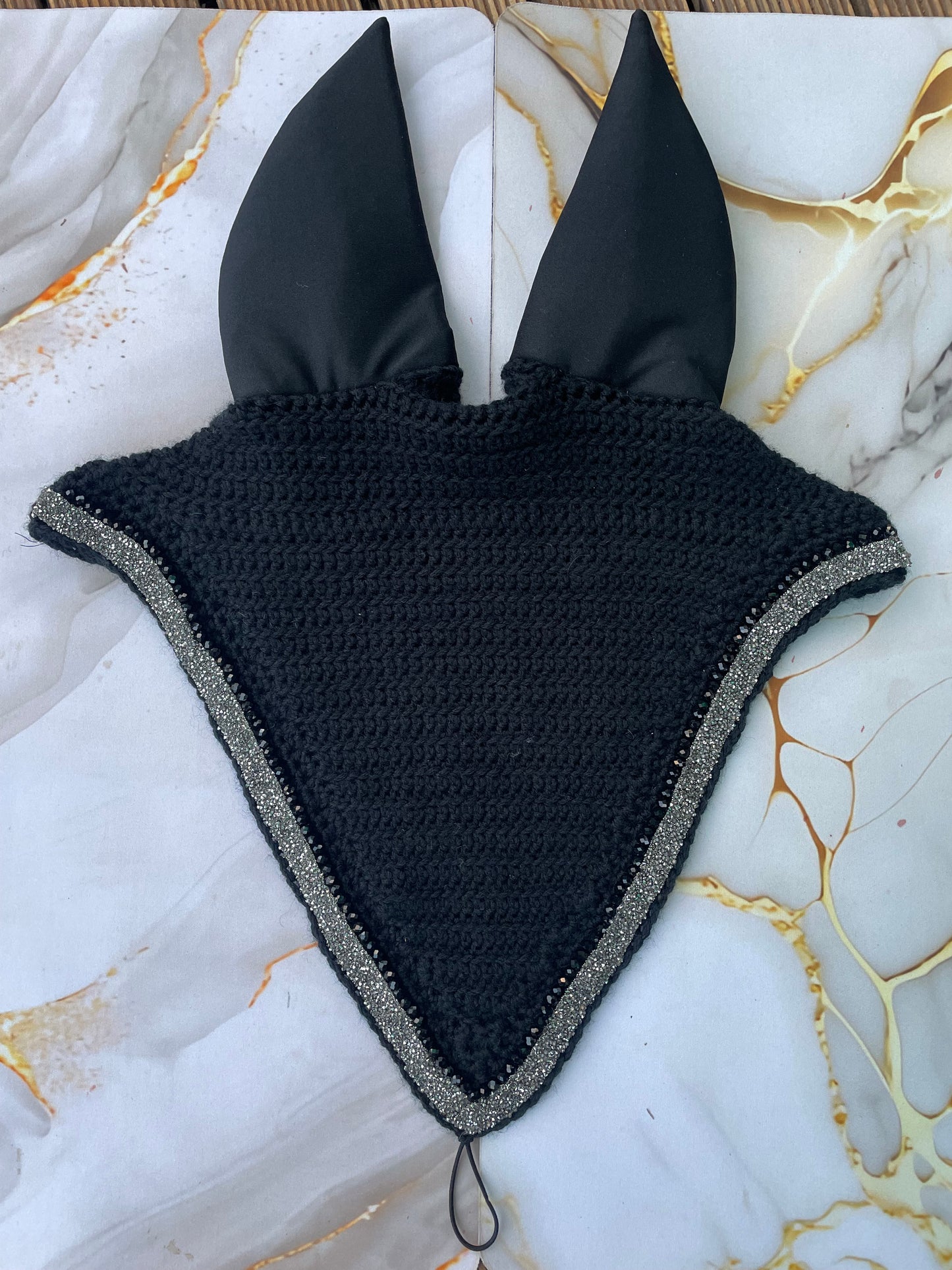 Black crystal tie down bonnet