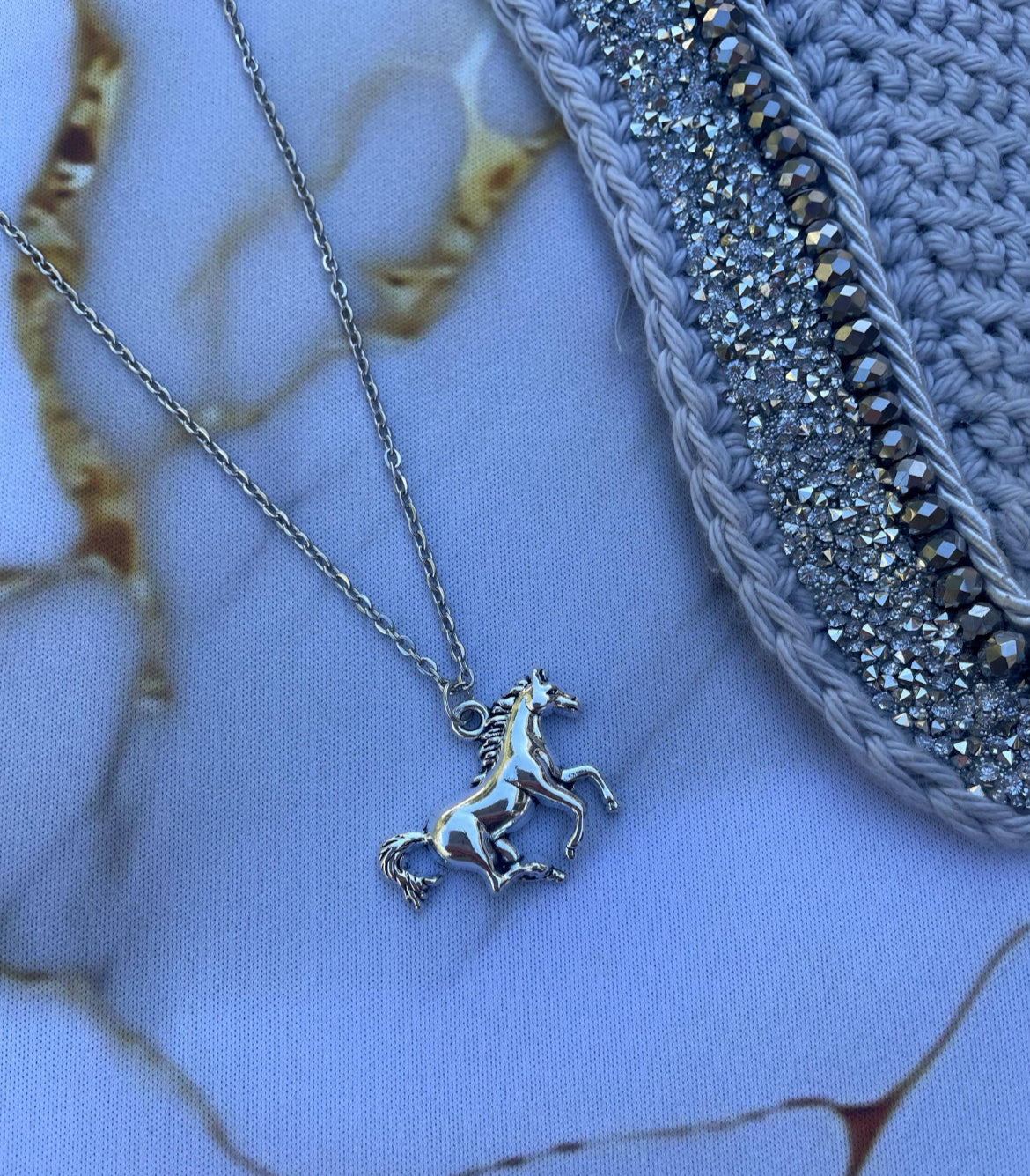 Lucky horse necklace silver