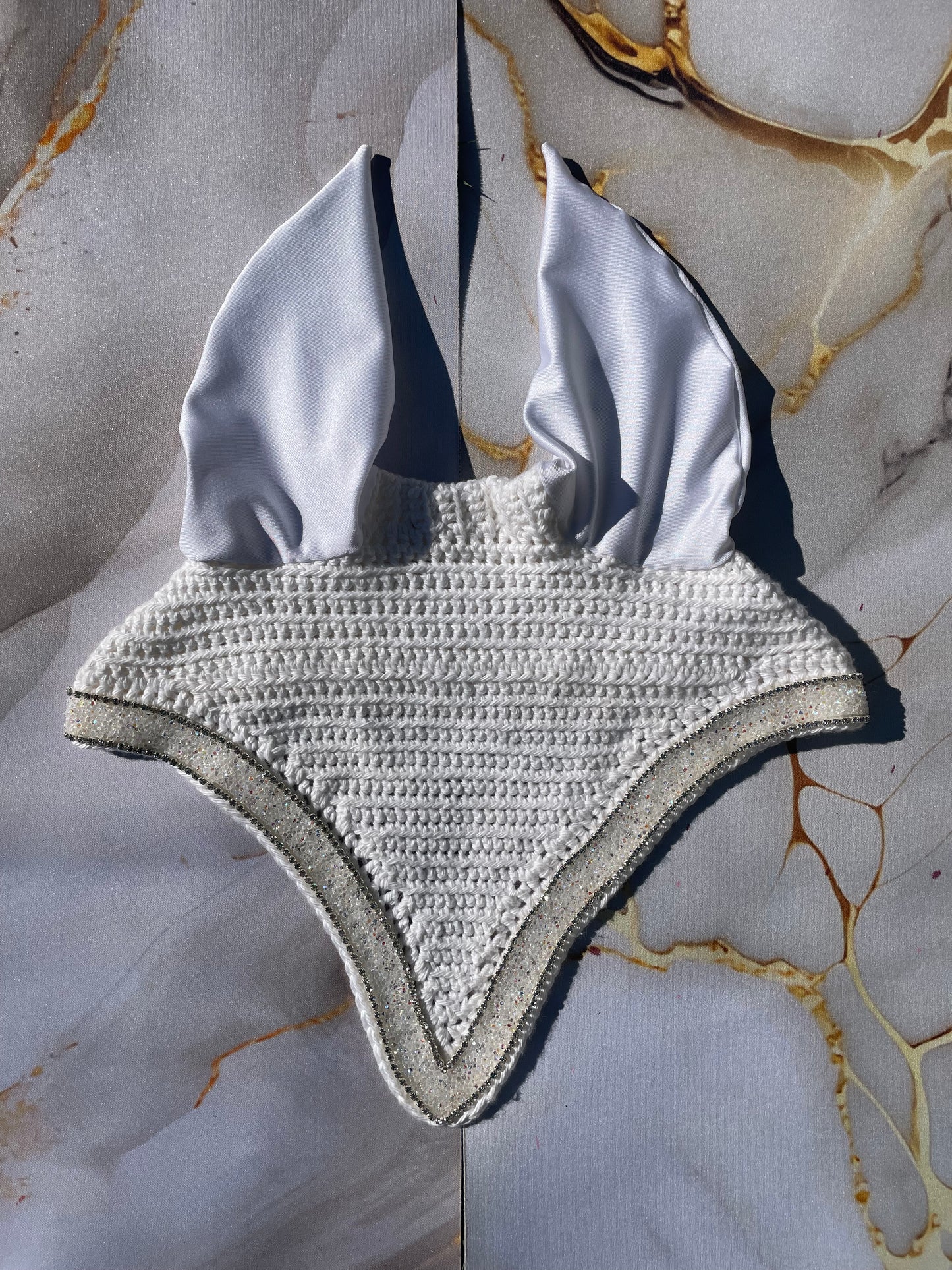 Snow White crystal horse bonnet