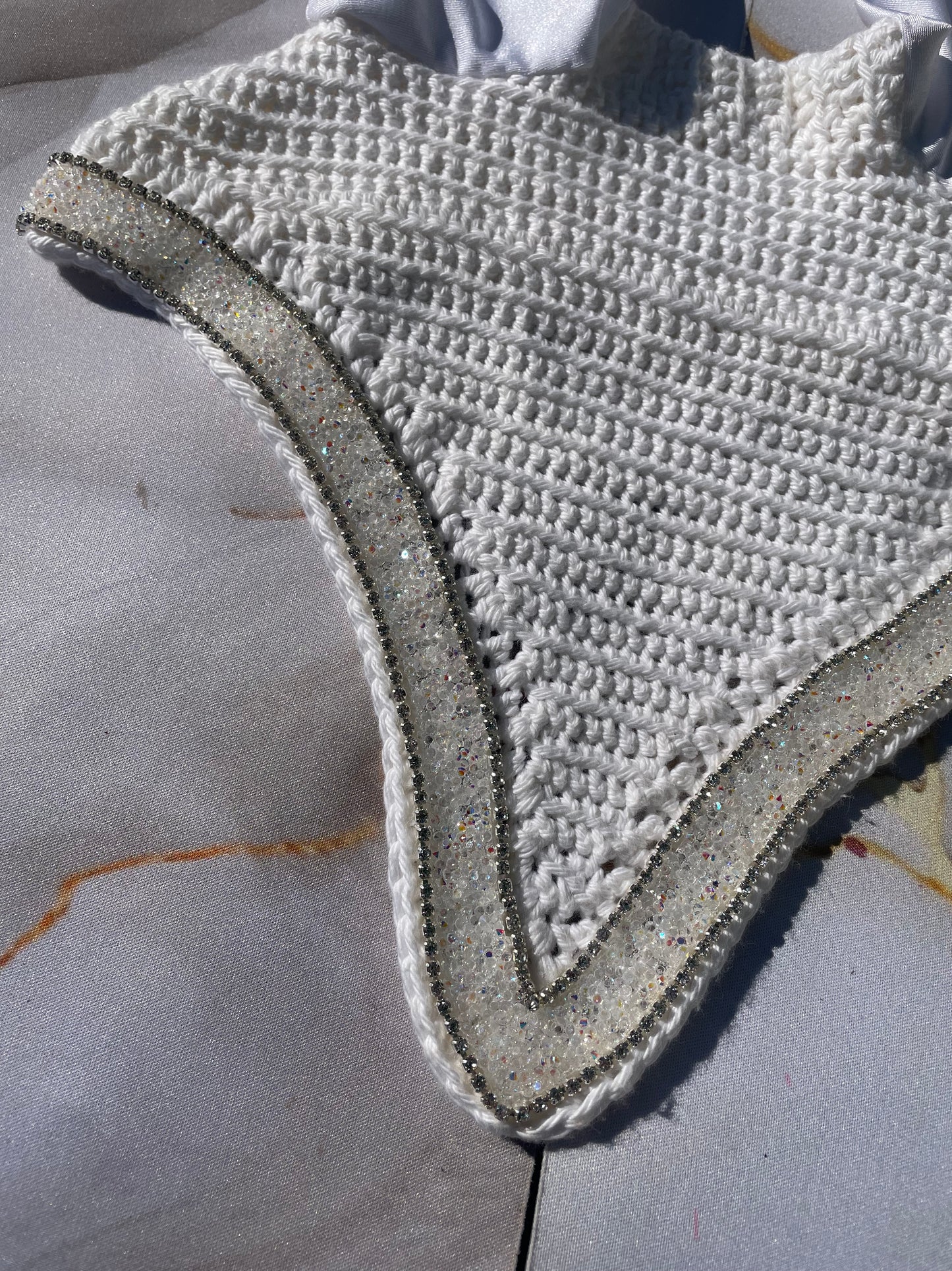 Snow White crystal horse bonnet