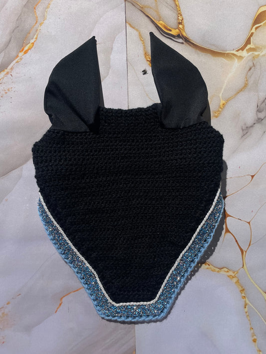 Lucky blue, Black bonnet