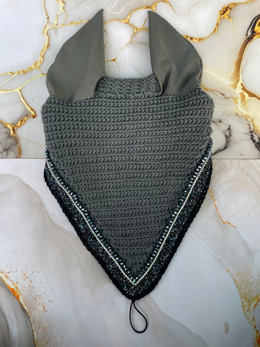 Grey midnight tie down bonnet